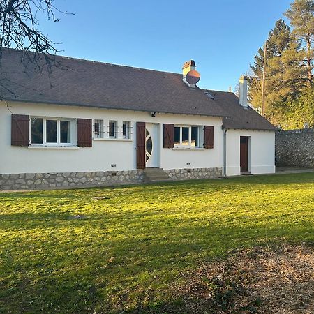 Maison Au Calme Avec Riviere A Cote De Chartres Saint-Prest Стая снимка